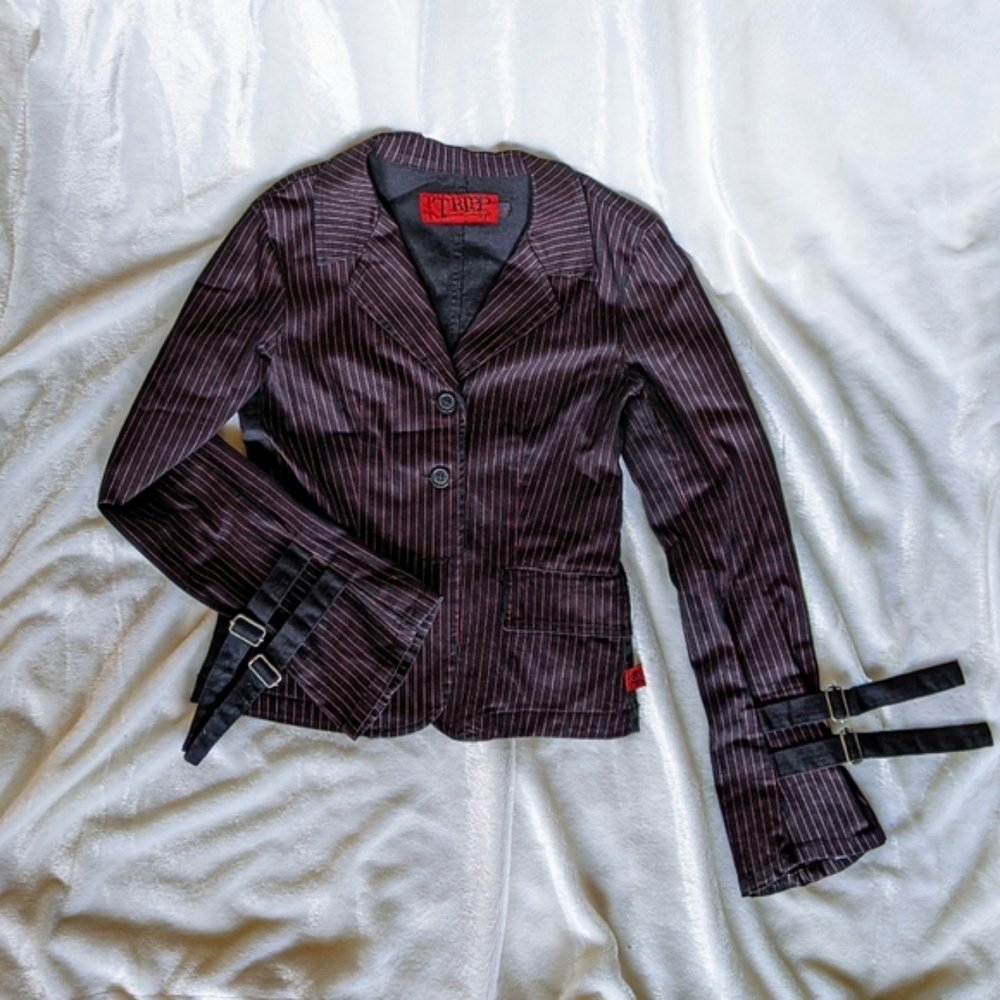 ✨SOLD✨Vintage Women's Tripp NYC Black Red Striped Jacket Blazer- Small